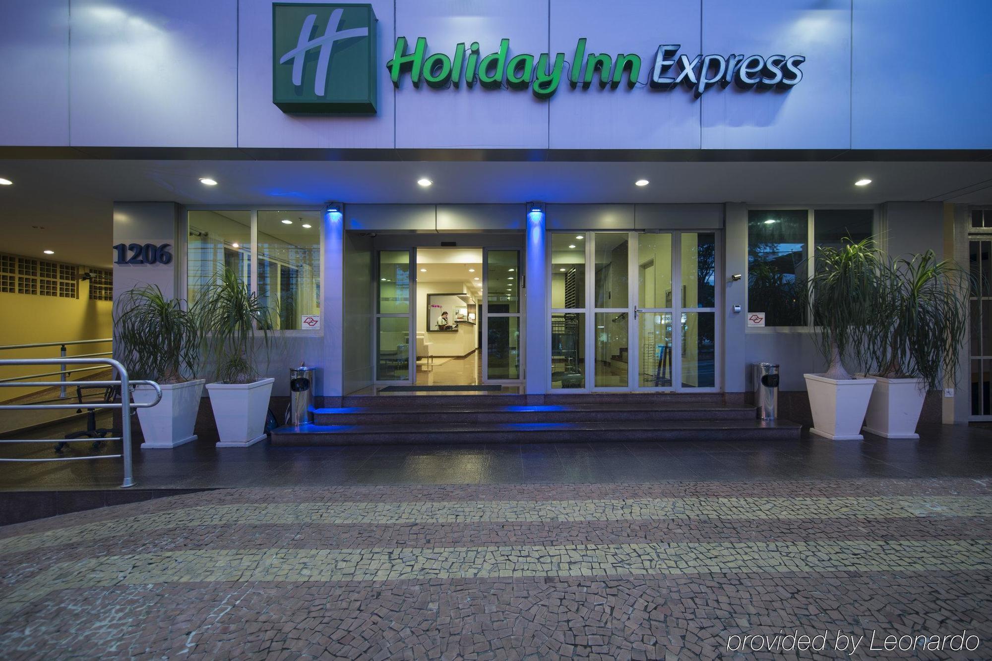 Holiday Inn Express Avenida Sumare San Paolo Esterno foto